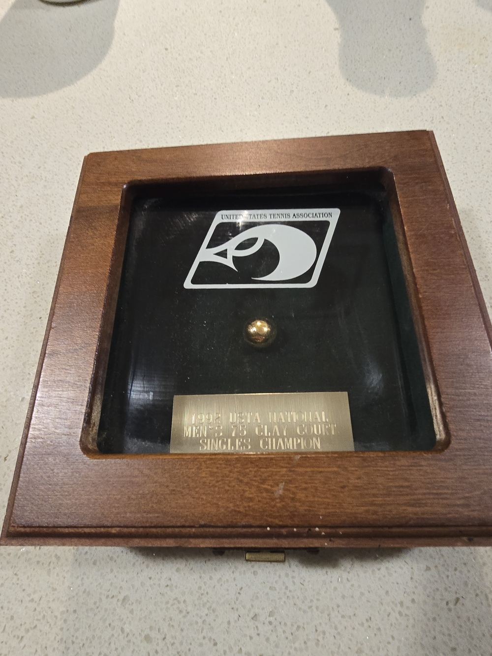 Vintage 1992 USTA Natl Mens 75 Clay Court Singles Champ Gold Ball Trophy Box
